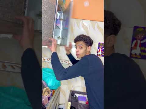 لما تخش المطبخ وامك بتعمل اكل😂🤷‍♂️