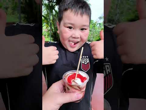 Con cá sấu đỏ bằng kẹo dẻo dọa chị gái 🍡🍷🍬 #shorts #mukbang #candy