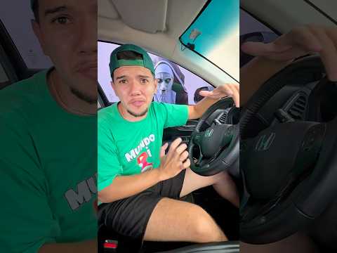 A FREIRA ESTÁ CERCANDO NOSSO CARRO! SOCORRO #shorts