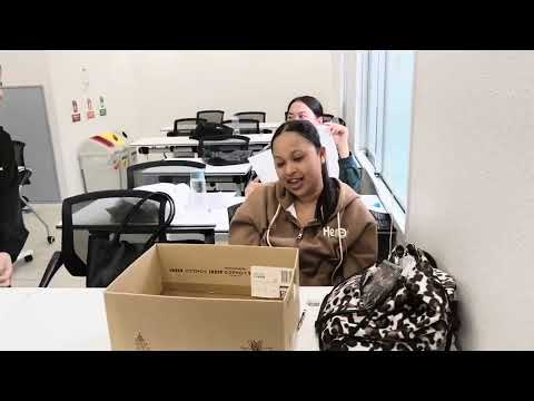 You’re sleeping during the exam/上课就睡觉、下课就抖音