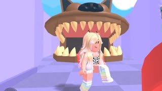 Tenho que escapar do cachorro gigante no roblox #roblox