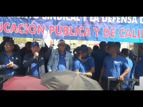 EN VIVO ADP protesta a las afueras del Ministerio de Educación