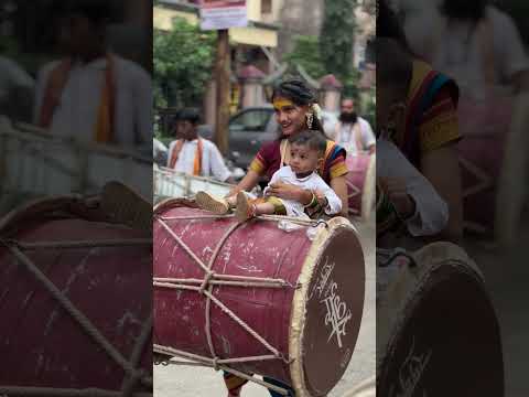 आई माऊली 🙏🏻#dhole #dhwajotsav #mauli #swamimauli Vadak:- @dakshu__3123 #insta #reels #content #dhwaj