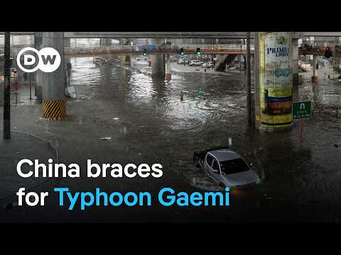 Typhoon Gaemi: Freighter sinks off Taiwan's coast