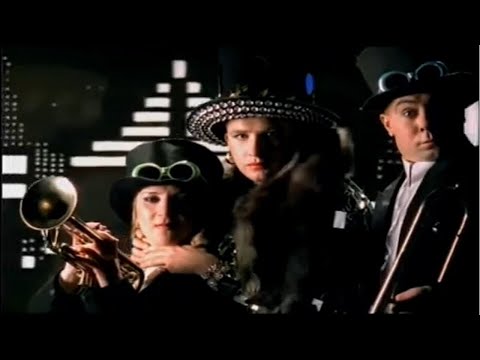 VERKA SERDUCHKA - ПИРОЖОК (Official Video)