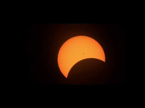 Solar Eclipse April 8, 2024: Full-Screen Zoomed-In Experience 90% Block Milwaukee, Wi #Shorts