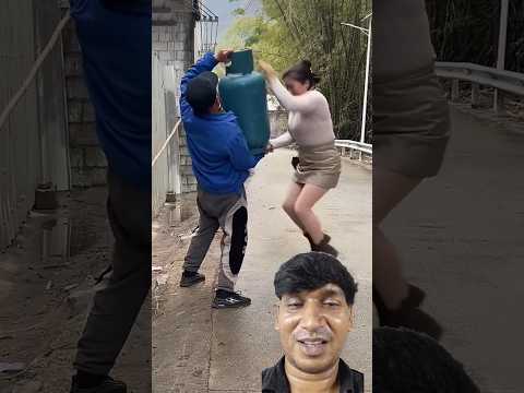 Duckling saves seriously injured  cat 🐥 #DuckRescue #CuteAnimal #AnimalRescue