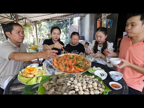 V436. Tôm và Nghêu Hấp Thái - Chấm với bánh mì và kết quả