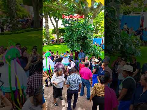 Baile y #tradicion #berriozábal #bailesmexicanos #danza #usa #tradiciones #baile #marimba #chiapas