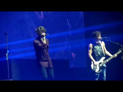 The Vamps - Hands ft. Mike Perry & Sabrina Carpenter ( Live Manchester Arena/ 06.05.17 )