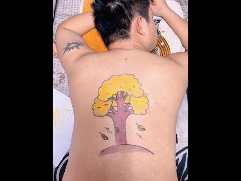 趁老公睡着给他画颗秋天的大树！俗话说大树底下好乘凉😂#简笔画 #灵魂画手#万万想不到