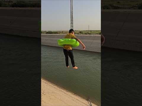 حسوني يجيت بالمشروع الكبير بطريقة عجيبة شوف شلون😅 #اكسبلور #ضحك #comedy #funny #shorts #داوودالمهاجر