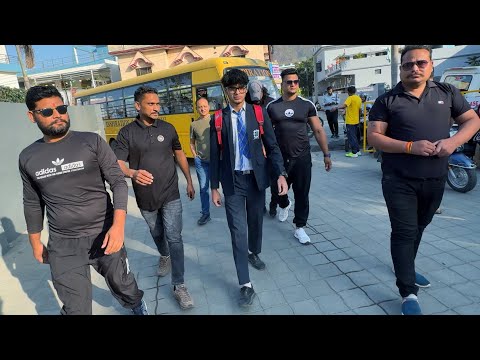 OM Ke Class 12th Ke Pehle Din Hui GRAND ENTRY 😱 | FULL SECURITY KE SATH | *TEACHERS REACTION*