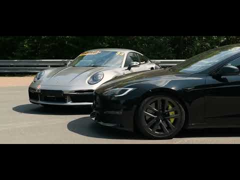 Drag Race 1/2 mile Tesla Model S Plaid vs Porsche 911 Turbo S - 300+ km/h