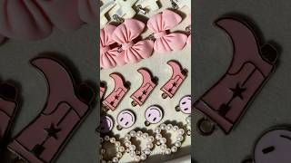 YOU GUYS ARE GOING TO LOOSE YO MINDS!! 😍 Coming this Friday!!! ✨ #shopsmall #bible #biblejournaling