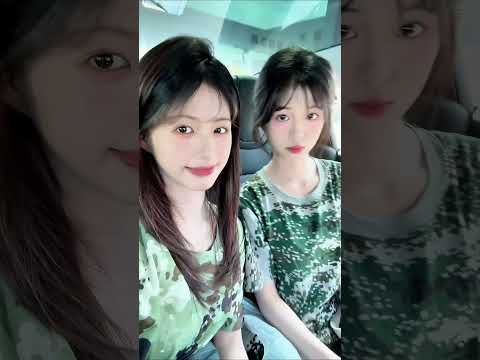 报告教官,这俩人严重影响我军训时的表现了,原因是太漂亮了。#吴嘉茹 #大吃帝国 #说句不好吃的 #吴双茹 #douyin