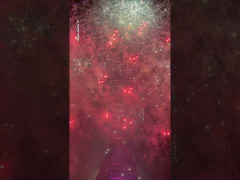 Le bouquet final du feu d’artifice du 14 juillet à Paris où 1100 drones ont volé
