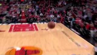 Taj Gibson huge putback slam with one hand vs Heat