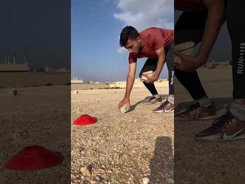 بنيت ملعب كرة قدم من الحجر 🧱