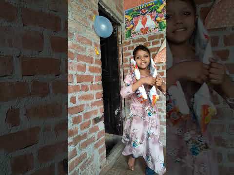 Lam no bong bay nhan qua bat ngol Burst balloons to receive surprise