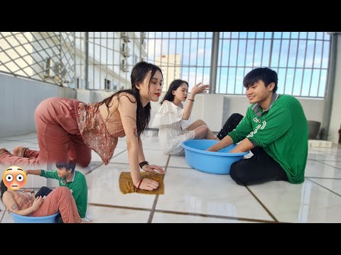 Grabike Tắm Cho Cô Chủ