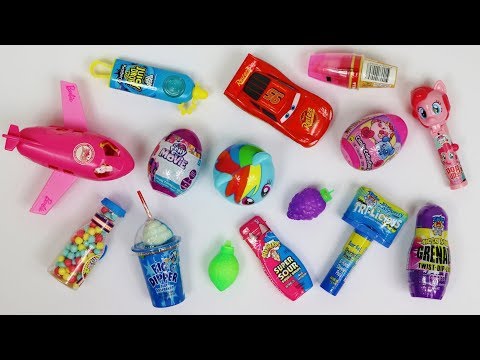 Mixing Crazy Candy, opening toy candy dispensers, candy toys, MLP, Pikmi Pops, surprise eggs