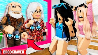 OS VIZINHOS ESTRANHOS ESTAVAM ME ESPIONANDO | Historinhas Brookhaven Roblox | Bibi e Lud