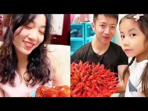 Bố nấu 100 con tôm càng cay cho con gái  lần dưa hấu mẹ tặng  video vui nhộn  em bé dễ thương