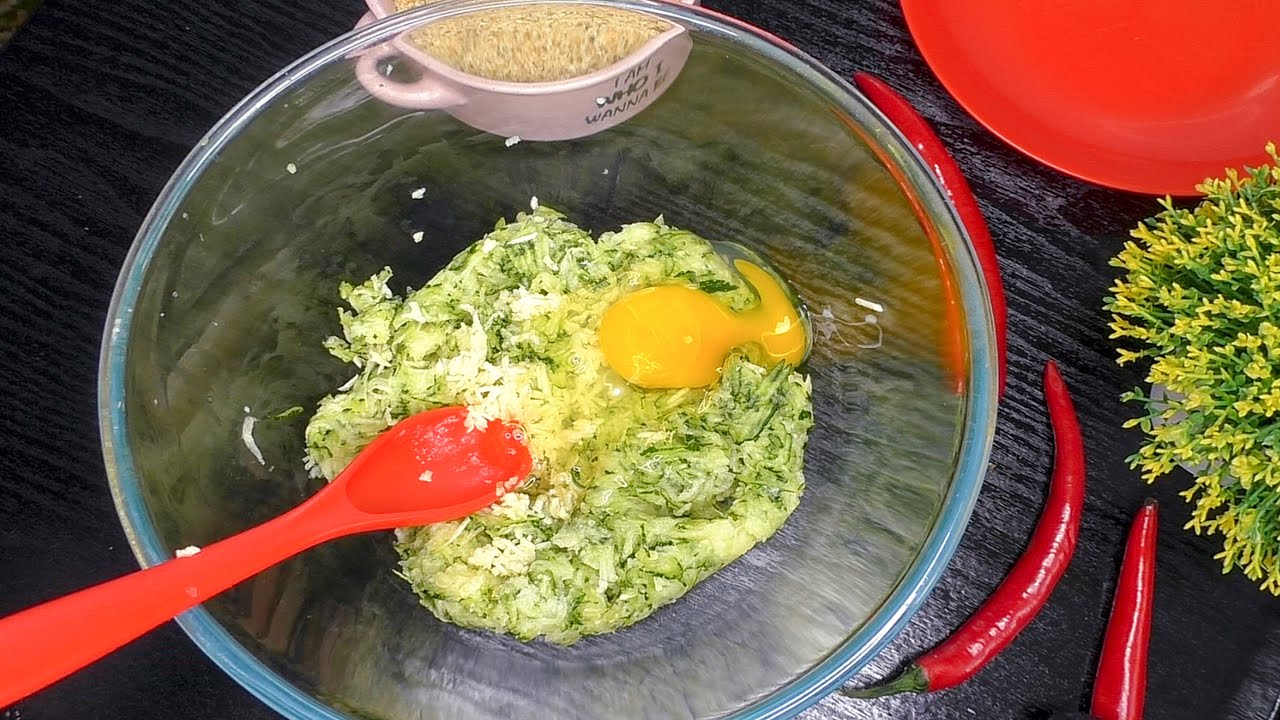 Цукини в духовке. И мяса не надо! Смешала и выложила на противень