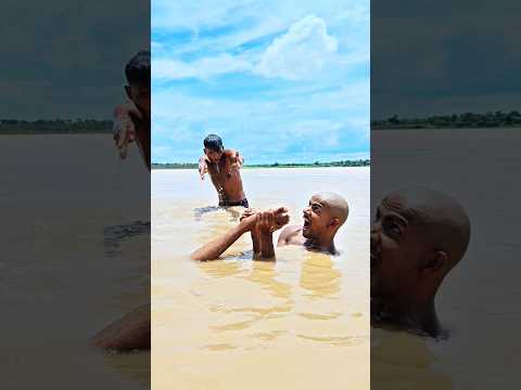 parallel world duniya 😂😀#trending #vairal #youtubeshorts #shorts #comedy #pkdhasu #swimming #funny