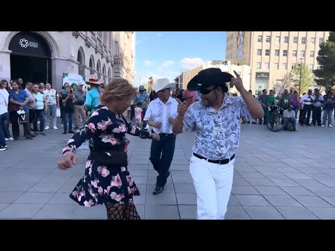 Ya me tiene💃 mareada 😜con el pi pi pi📢 El viejo del Sombreron 🤠