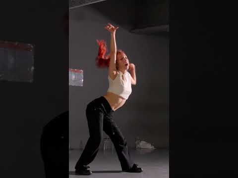 Shout-out to @izel.kiiim 👀✨ No mercy on this <strong>beat</strong> ⚔️ #liakim #team1million #choreography