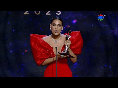 Carolin Aquino gana en la categoría animador del año en los Premios Soberano 2023