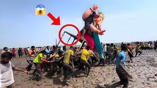 Unexpected Incident In Ganesh Visarjan 2025 | Ganesh Visarjan 2025 Fails | Ganesh Visarjan Accident 