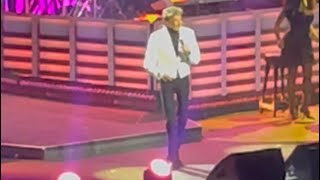 Barry Manilow - Daybreak / Sunshine @ First Direct Arena Leeds 11/6/26 #barrymanilow 