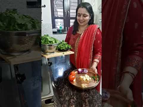 आज का Lunch इतना टेस्टी बना कि मै कब दो कटोरी खा गई पता ही नही चला😅|sarson ka saag ||sarso ka saag