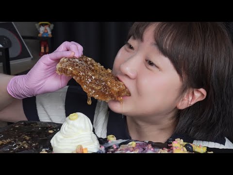 통 벌꿀집 먹방 아이스크림 토핑추가 😛 Mukbang