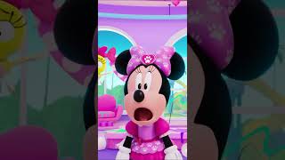 A fancy pooch is having too much fun! 🐩🎀 | Minnie's Bow-Toons Pet Hotel | Disney Jr.