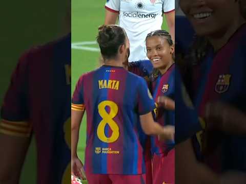  Vicky L&oacute;pez, qu&eacute; delicatessen. #LigaFMoeve #ligaf #football #fcbarcelona