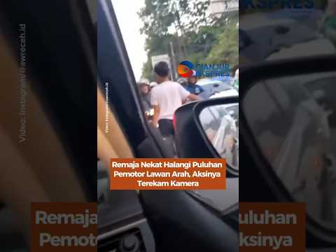 Remaja Nekat Halangi Pemotor Lawan Arah, Aksinya Terekam Kamera
