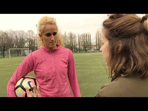 LE FOOT C'EST PAS POUR LES FILLES