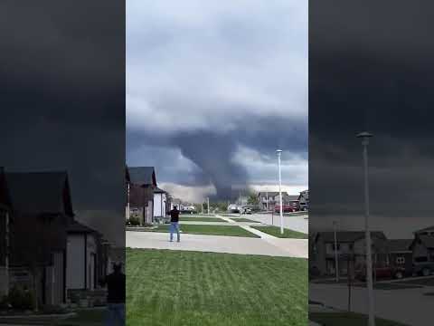 #tornado #canada #viralvideo #viralshorts #shortsfeed #shorts #youtubeshorts