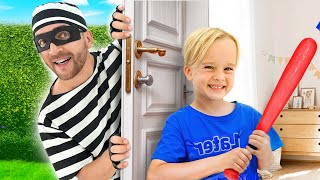 Chris se queda solo en casa - Cuento para niños