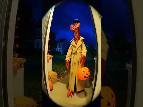 Weirdo Gets Caught On Camera!