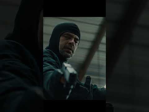 Benicio del Toro shoots Emily Blunt in Sicario 2015 #shorts #beniciodeltoro #movie #joshbrolin