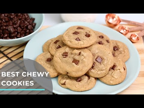 THE BEST CHEWY CHOCOLATE CHIP COOKIES