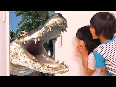 【寸劇】巨大なワニが現れた!! 魔法の扉を開けるとワニの世界へ?! Magic door in our house
