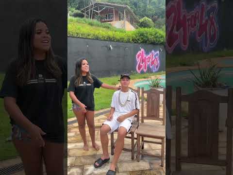 QUEM ACHOU QUE ELA NÃO CANTOU BEM ?