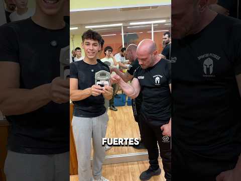 Su antebrazo está vivo 😅🤯