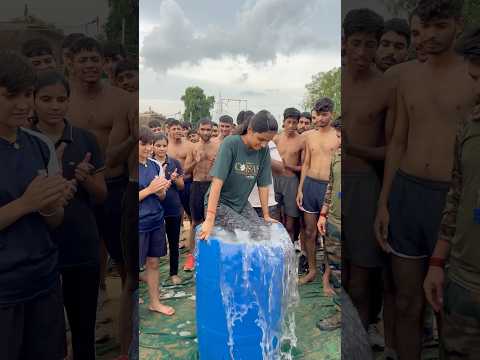Girls ice bath 1 minute 😱#army #commandotraining #1600mtrruning #trending #motivation #armylover